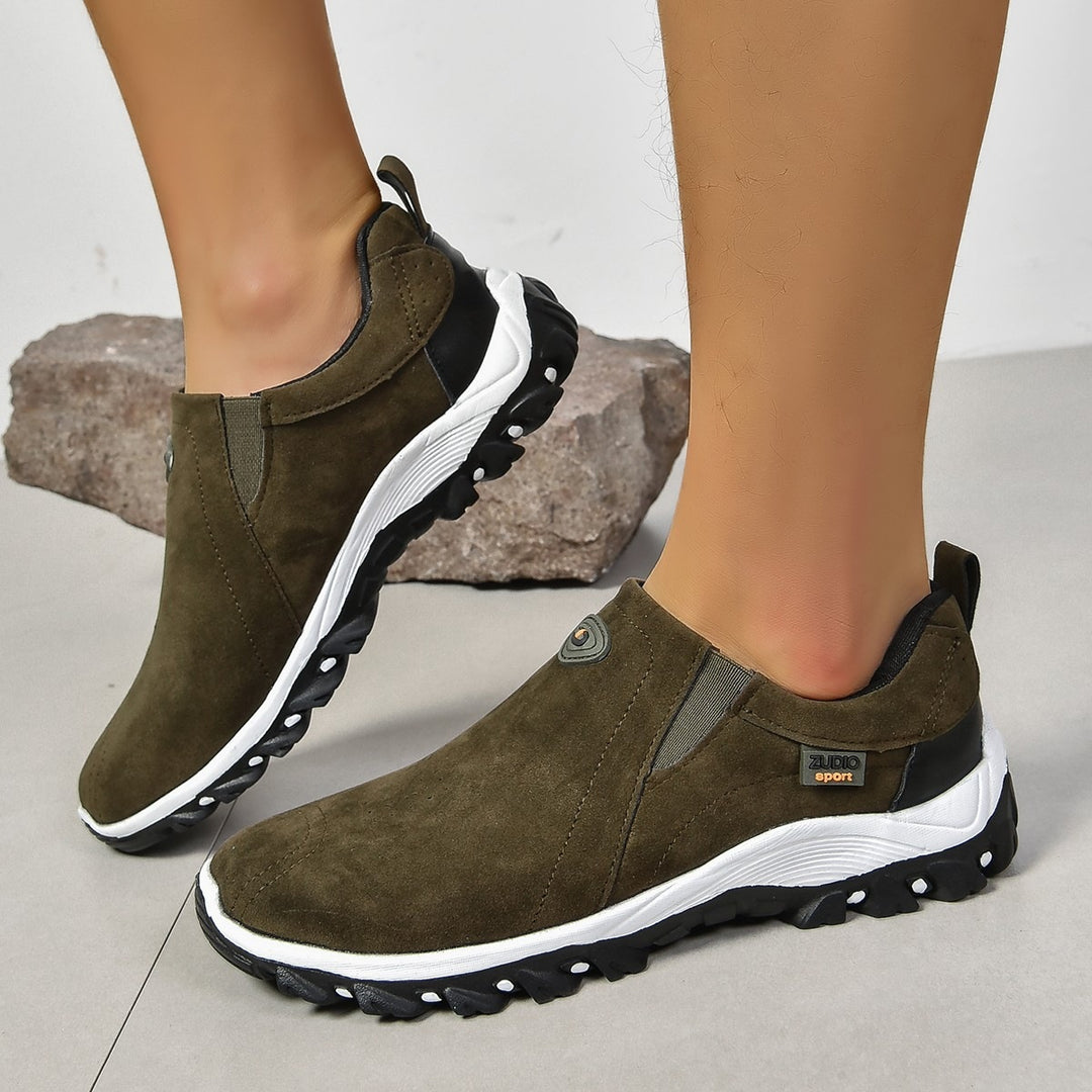 Herren Slipper-Sneaker im Wildleder-Look mit profilierter Outdoor-Laufsohle – Tavélo