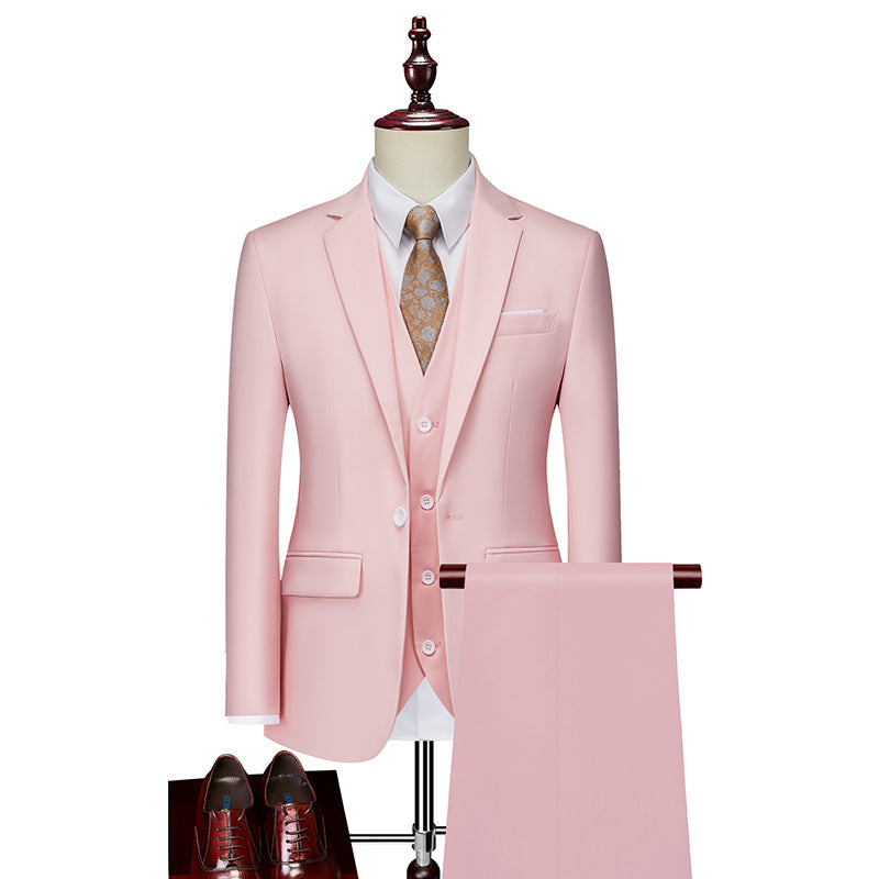 Herren nan dreiteiliges Business-Anzugset mit tailliertem Einreiher-Sakko, schmal geschnittener Weste und elegant geschnittener Anzughose Echo Archiv