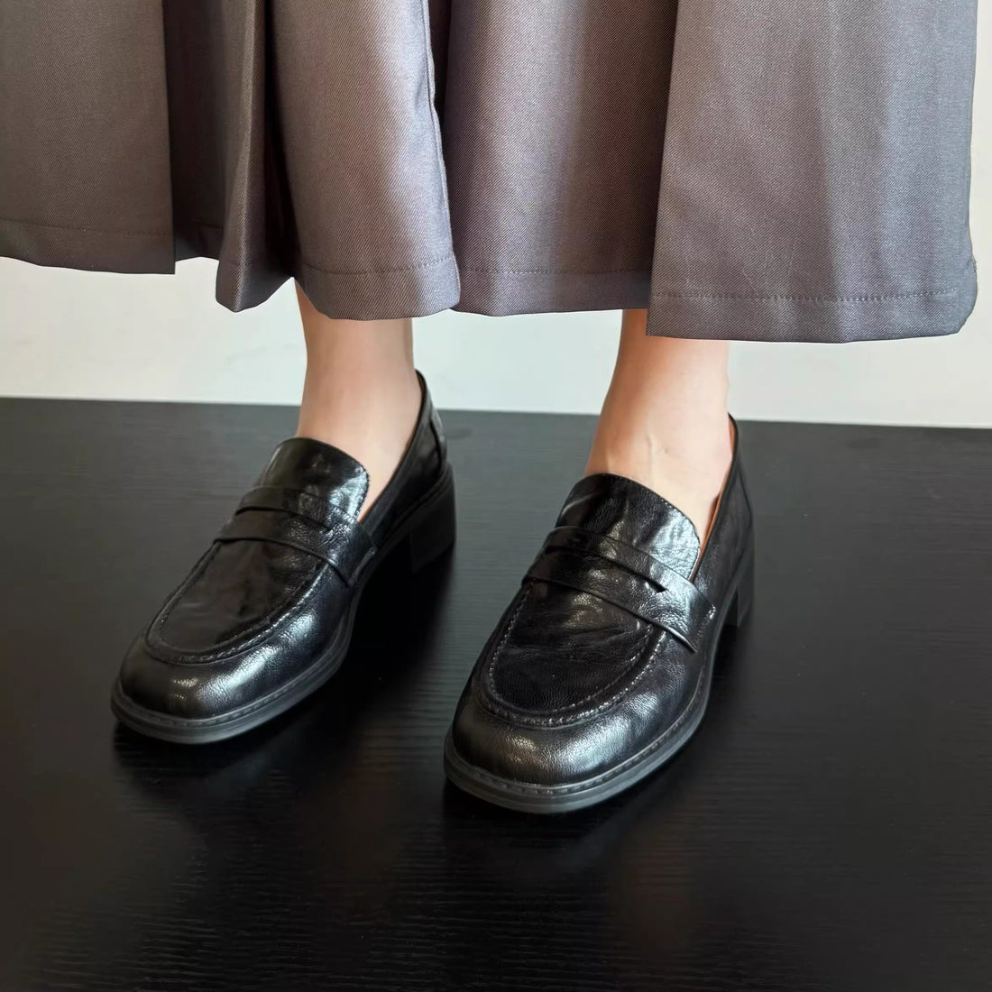 Damen Leder-Pennyloafer mit Mokassin-Naht und profilierter Laufsohle Echo Archiv