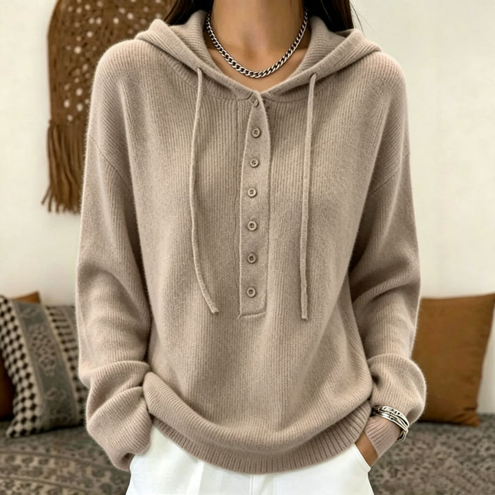 Damen Kapuzenpullover aus weichem Feinstrick mit Knopfleiste und relaxed Fit – Auréline