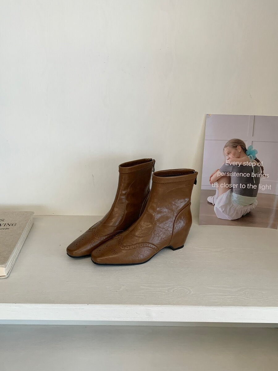 Damen Elegante und bequeme Stiefeletten mit Blockabsatz Echo Archiv