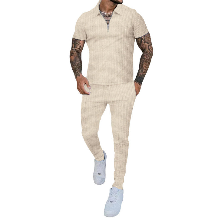 Herren Freizeit-Set mit modernem Kurzarm-Polo und eleganten Jogginghosen Echoarchiv