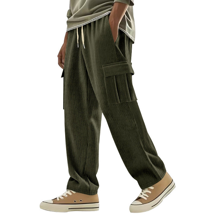 Herren Cordcargo-Hose mit weitem Bein, Tunnelzugbund und aufgesetzten Cargotaschen – Bravaro
