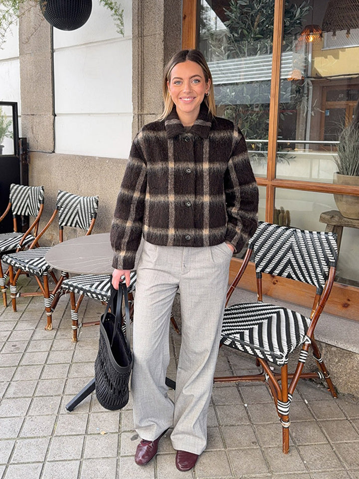Damen Kurzjacke im karierten Kunstfell-Boxycut mit Schalkragen Echoarchiv