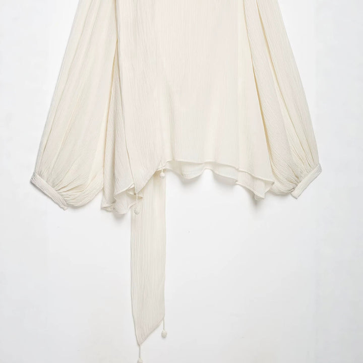 Damen Plissierte Oversize-Bluse mit Schlauchkragen und dekorativem Bindeschal Echoarchiv