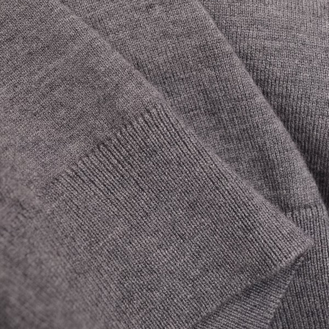 Damen Polokragen-Feinstrickpullover mit Knopfleiste und geripptem Saum Echoarchiv