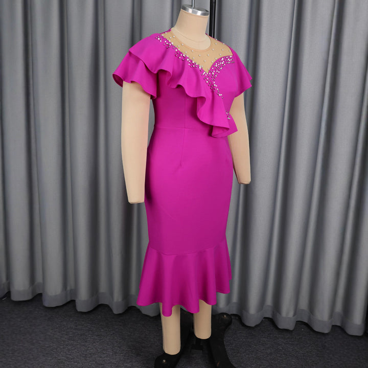 Damen figurbetontes Abendkleid mit asymmetrischem Rüschendetail und elegantem Wasserfallausschnitt Echo Archiv