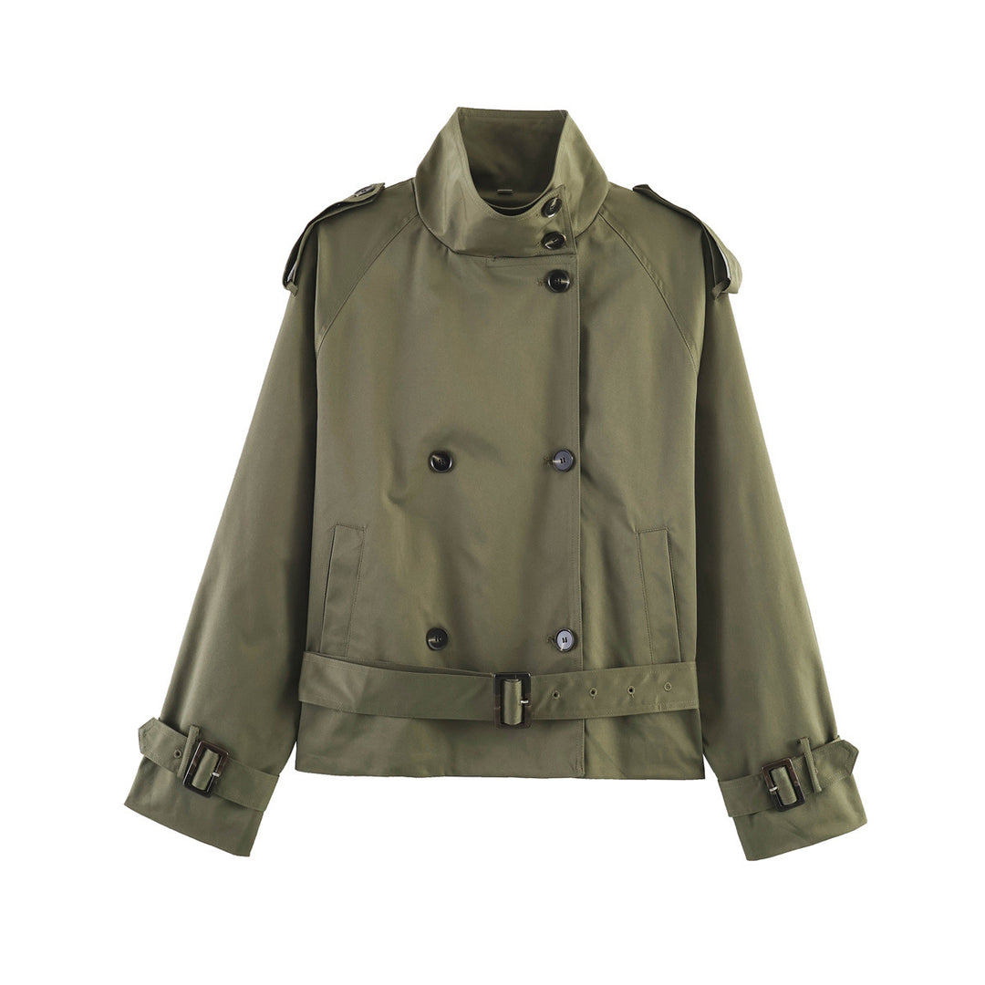 Damen 20+ kurzer Doppelreiher Trenchblouson im Boxy‑Cut mit Stehkragen Schulterklappen und verstellbarem Taillengürtel Echo Archiv