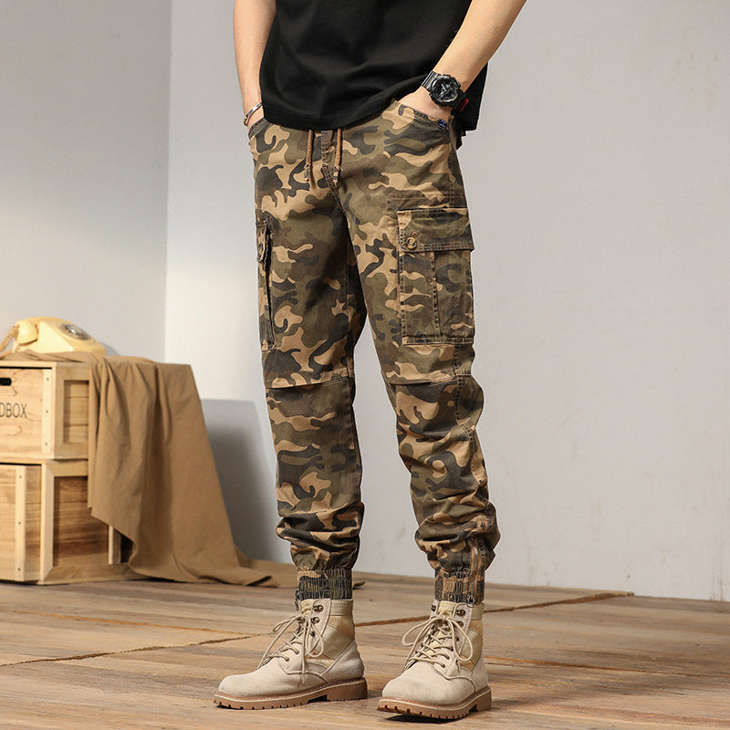 Herren Cargohose im urbanen Camouflage-Design mit vielseitigen Taschen und elastischen Bündchen Echoarchiv