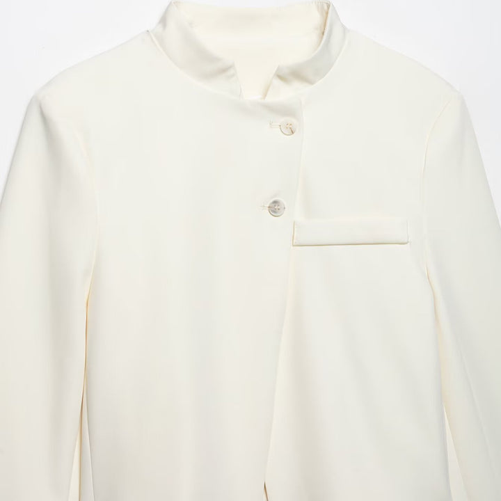 Damen Kurzer taillierter Blazer mit Stehkragen und asymmetrischer Knopfleiste Echo Archiv