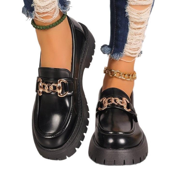 Damen klobige Loafer im Leder-Look mit profiliertem Plateau und Gliederketten-Applikation Echoarchiv