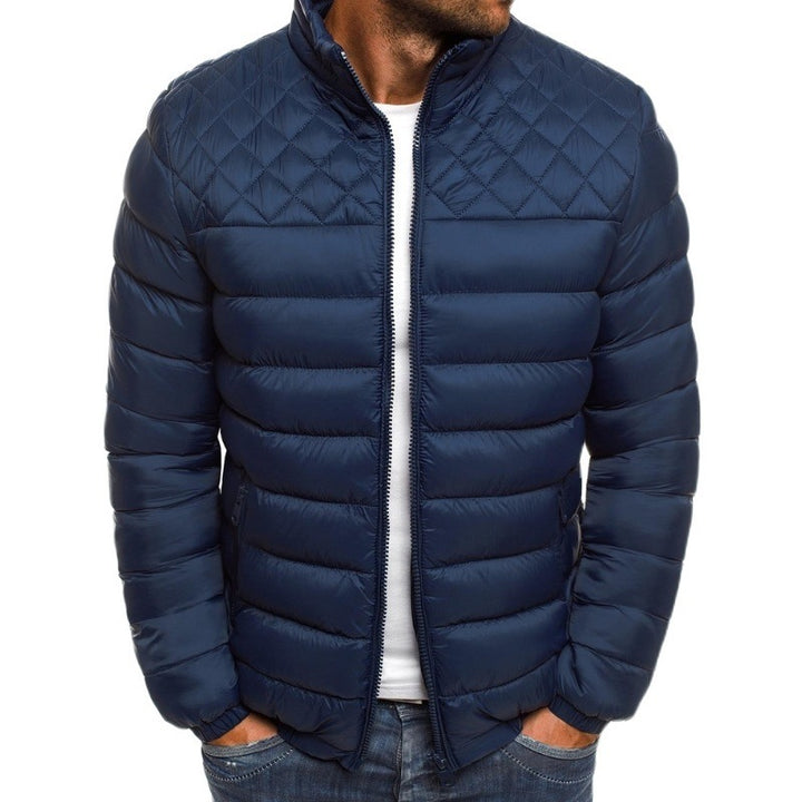 Herren isolierte Steppjacke mit hochgeschlossenem Kragen und seitlichen Reißverschlusstaschen Echoarchiv