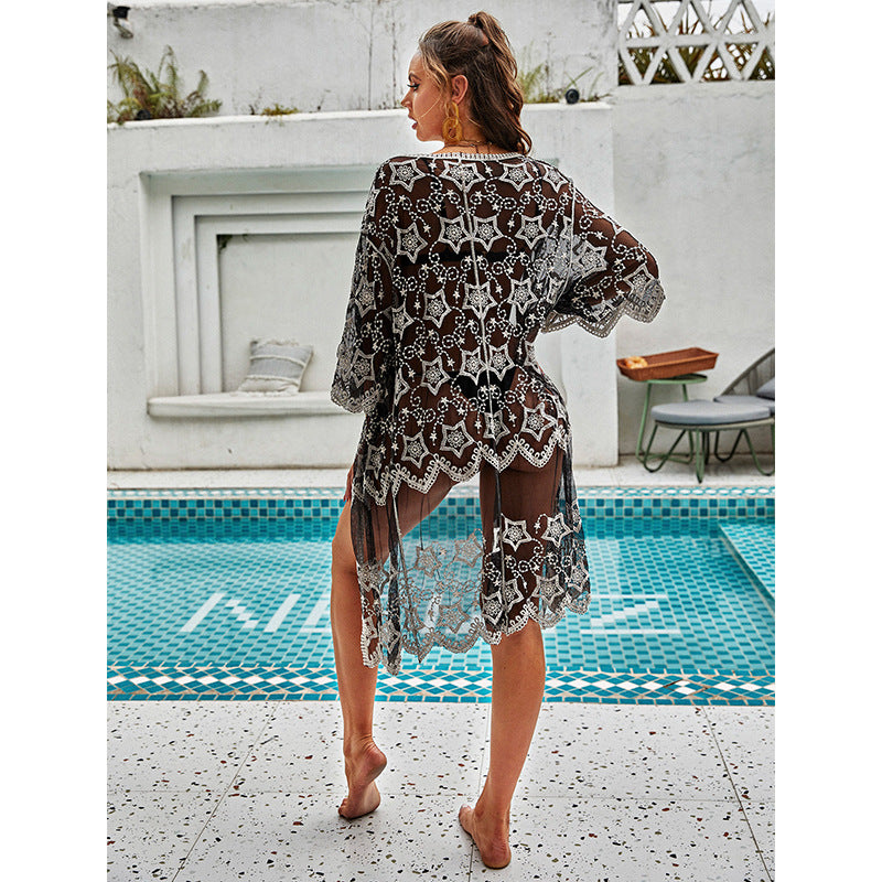 Damen Häkel-Strandüberwurf mit eleganter Spitze und luftiger Silhouette Echo Archiv