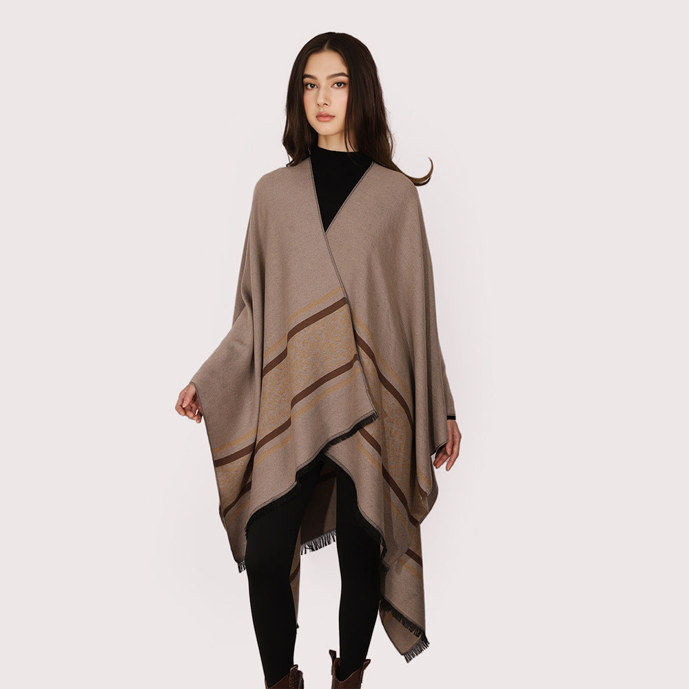 Damen Kimono-Cape im Wickelstil mit Animalbordüre und Fransenabschluss – Avérine