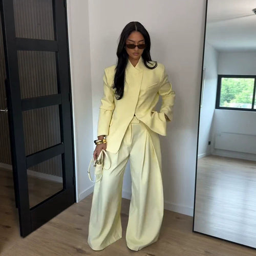 Damen Zweiteiliges Oversize-Sakko mit Stehkragen und weite Bundfaltenhose Echoarchiv