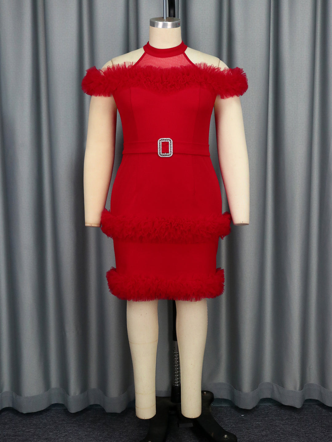 Damen glamouröses Abendkleid mit Rüschenrand und Glitzer-Gürtel Echo Archiv
