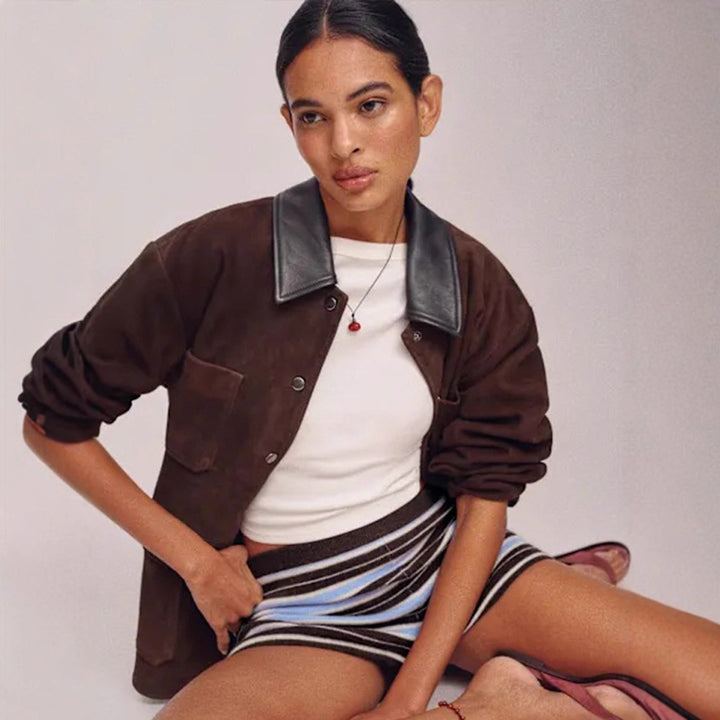 Damen Oversize-Utility-Jacke aus Veloursleder‑Optik mit Kontrastkragen & aufgesetzten Pattentaschen Echoarchiv