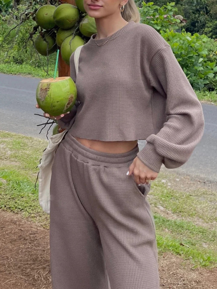 Damen Cropped Rippstrick-Loungewear-Set mit taillenhoher Jogginghose und lockerem Langarmtop – Avérine