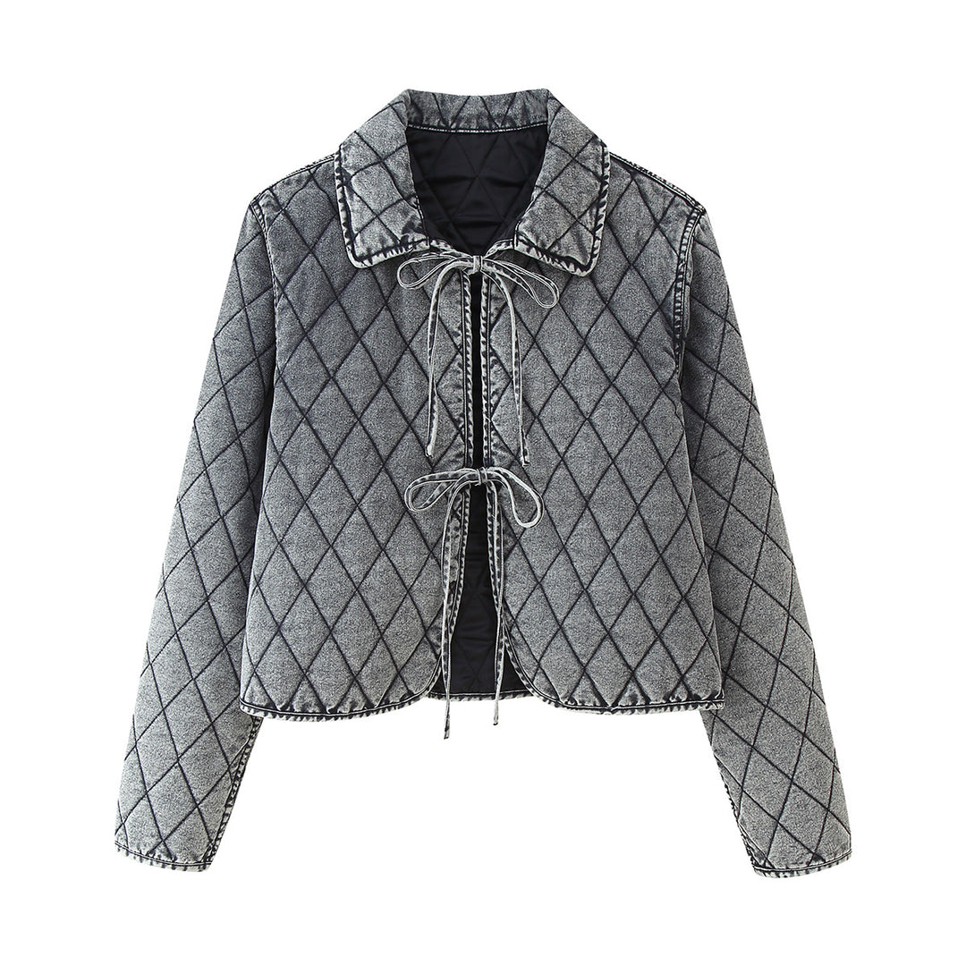 Damen kastige gesteppte Denim‑Optik Kurzjacke mit Rautenmuster und Bindebändern – Célinea