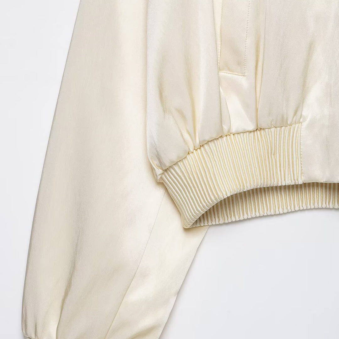 Damen Kurzer Satin-Bomber mit Oversize-Ballonärmeln und Rippkragen Echo Archiv