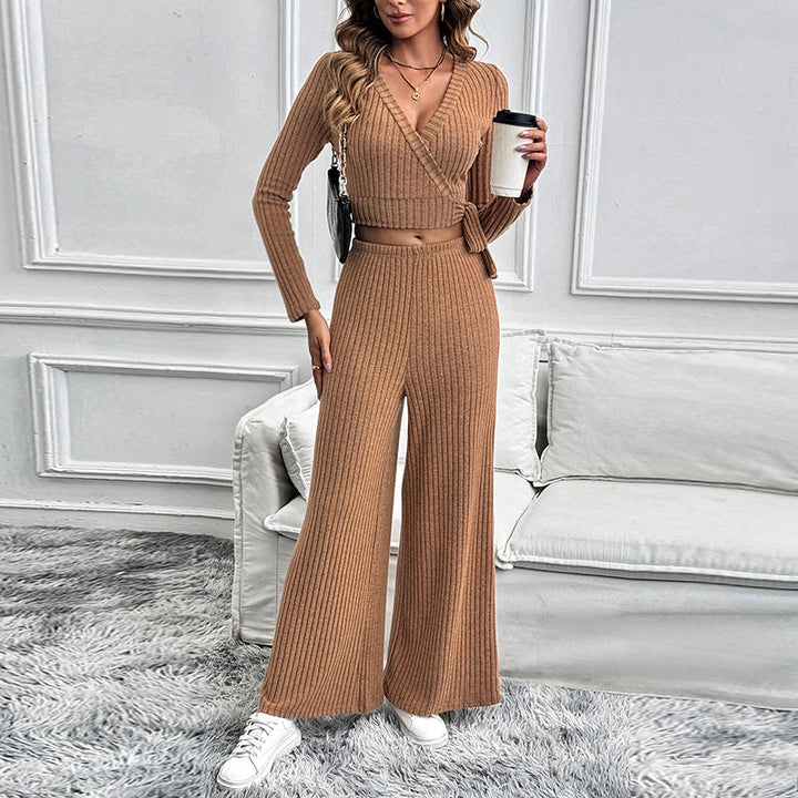 Damen Gestricktes Zweiteiler-Set mit Wickel-Cropped-Cardigan und hochtaillierter weiter Rippstrickhose Echoarchiv