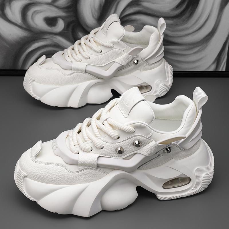 Damen Voluminöse Plateau-Sneaker mit skulpturaler Sohle und sichtbarer Luftkammer Echoarchiv
