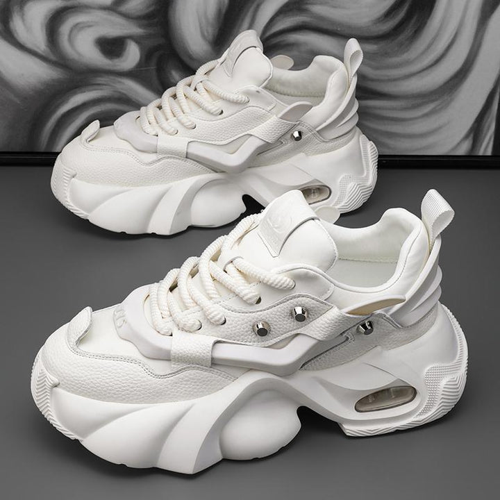 Damen Voluminöse Plateau-Sneaker mit skulpturaler Sohle und sichtbarer Luftkammer Echoarchiv