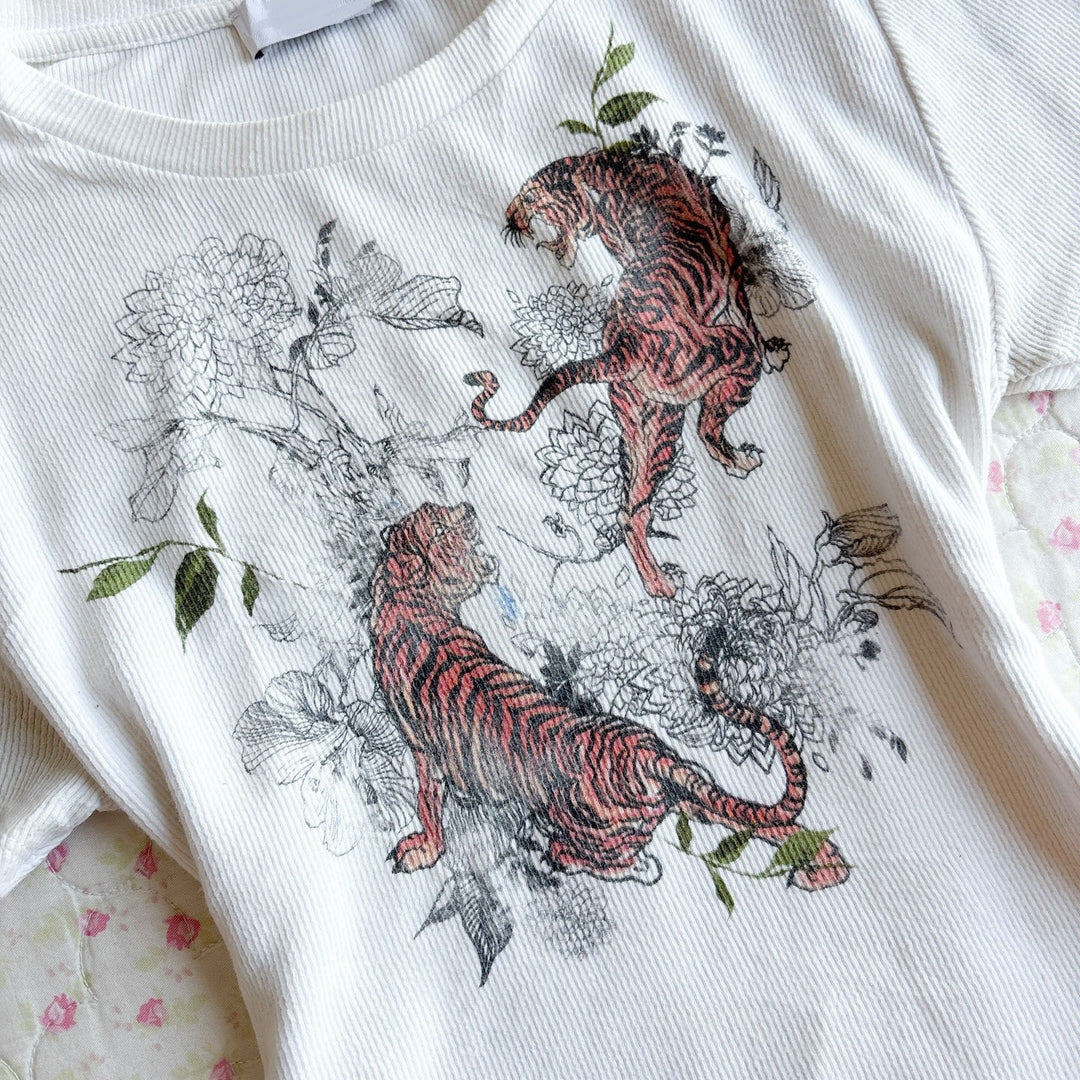 Damen T-Shirt mit kreativem Tigerdesign Echo Archiv