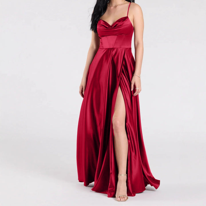 Damen Elegantes Abendkleid mit schimmerndem Satinfinish und tiefem Schlitz Echo Archiv