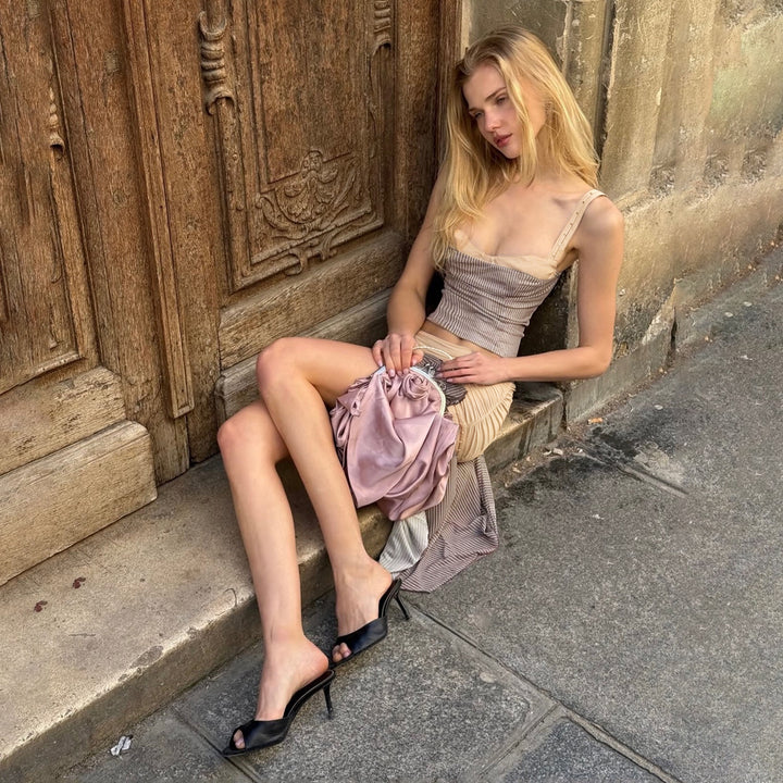 Damen Kleid mit asymmetrischem Saum und raffinierten Drapierungen Echo Archiv
