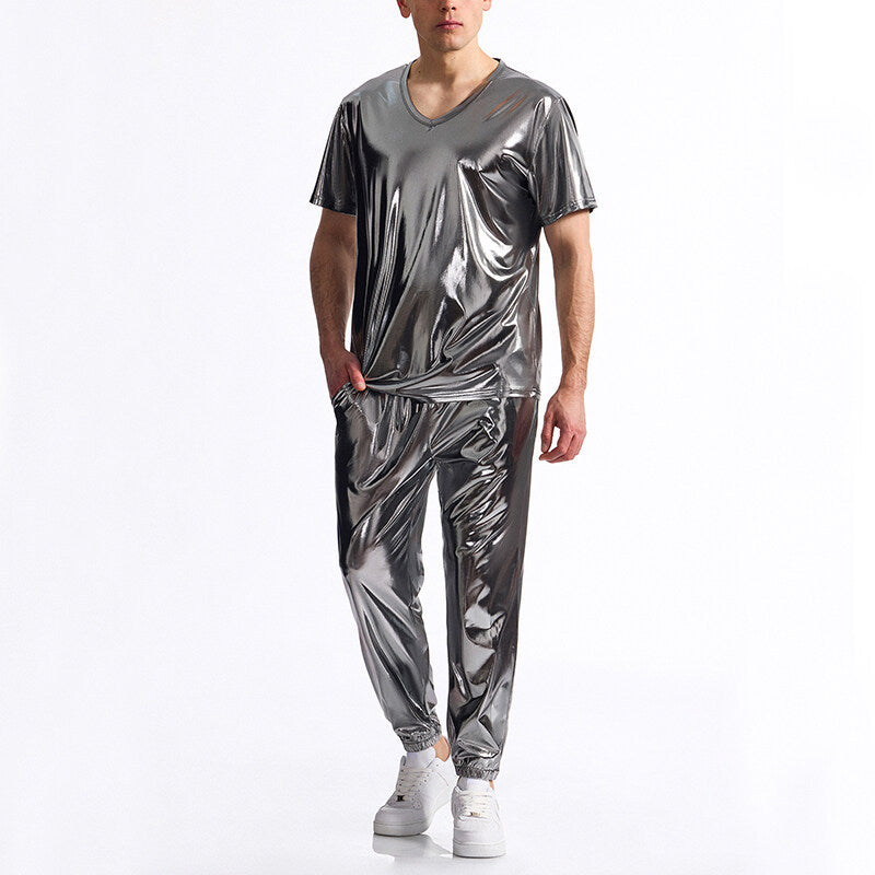 Herren glänzendes Sport-Outfit mit modernem V-Ausschnitt und elastischem Bund Echoarchiv