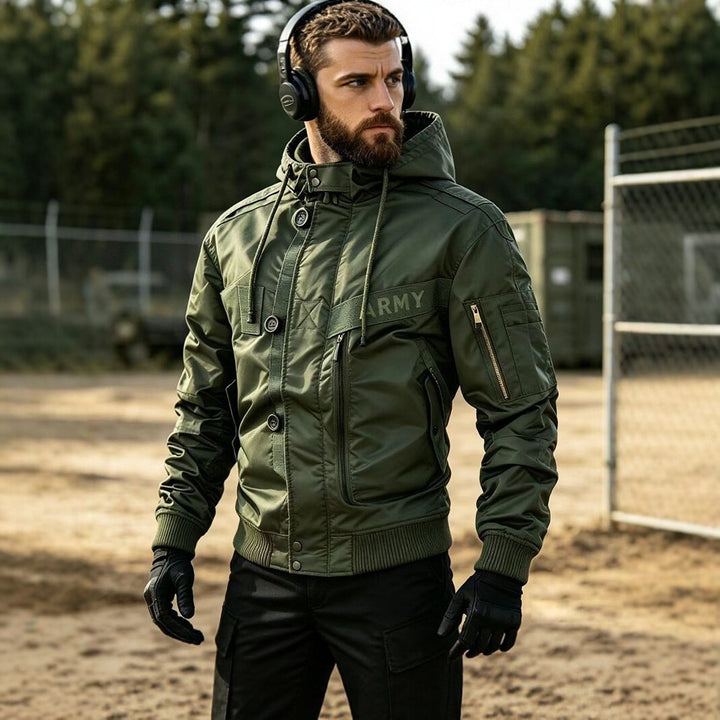 Herren Militärinspirierte Kapuzen-Bomberjacke mit Utility-Taschen Echo Archiv