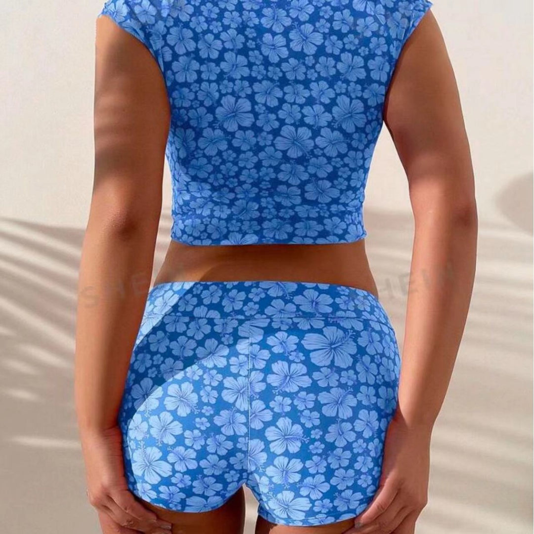 Damen Bikiniset mit elegantem Oberteil und modischen Shorts Echo Archiv