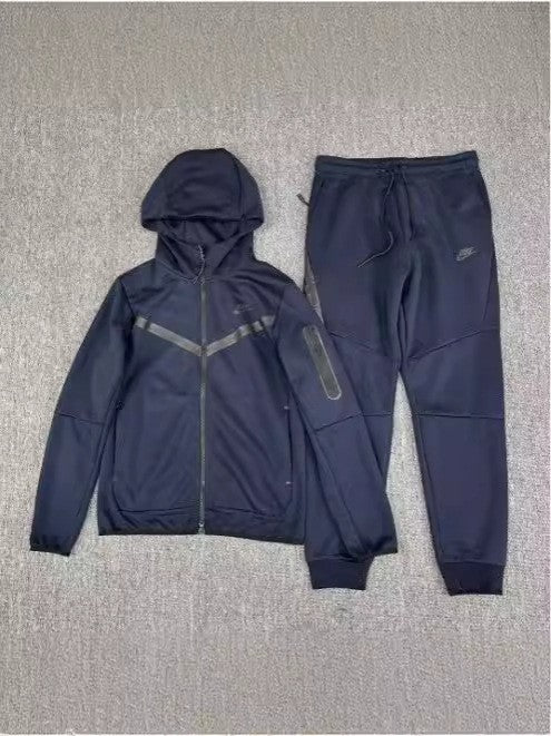 Herren modernes Trainingsanzug-Set mit ergonomischem Schnitt und atmungsaktiven Materialien Echoarchiv