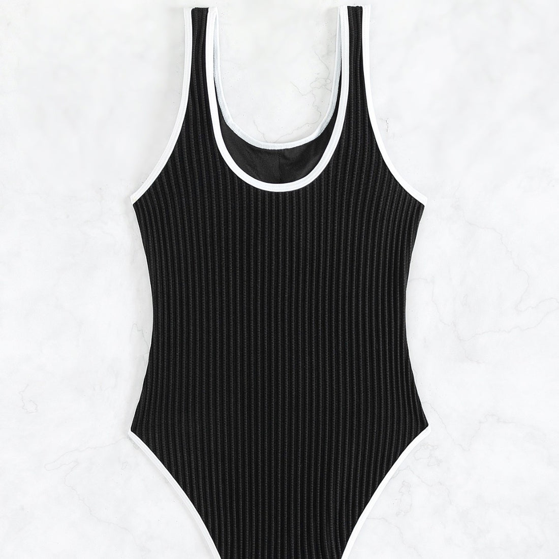 Damen einteiliger Badeanzug mit strukturiertem Rippendesign und eleganten Kontrasten – Maréssa