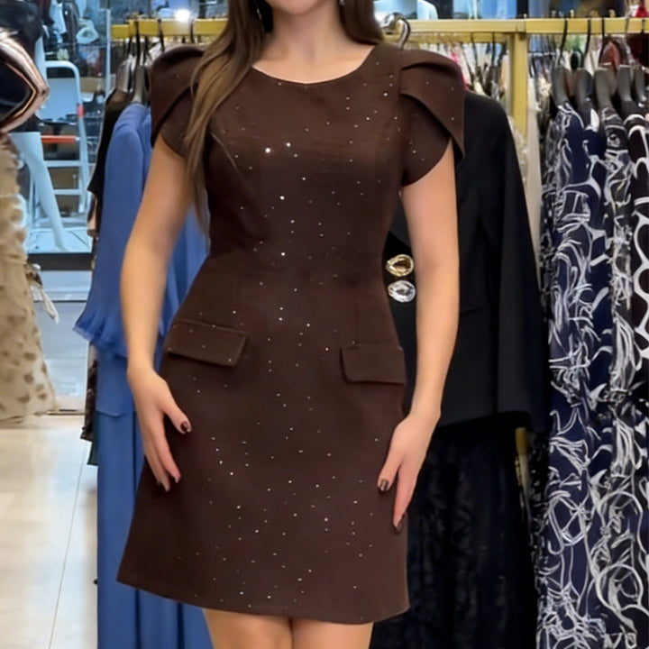 Damen Elegantes Kleid mit funkelnden Akzenten und taillierten Taschen Echo Archiv