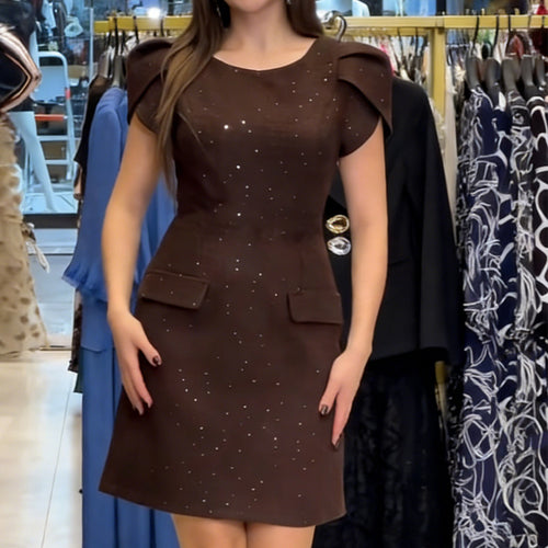 Damen Elegantes Kleid mit funkelnden Akzenten und taillierten Taschen Echo Archiv