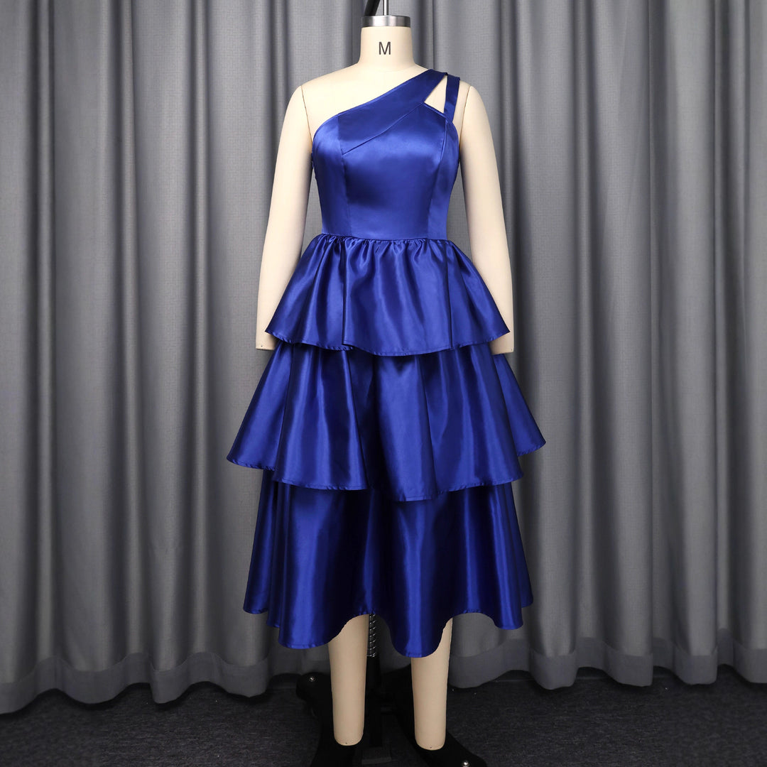 Damen Maxikleid mit asymmetrischem Träger und voluminösen Rüschen Echo Archiv