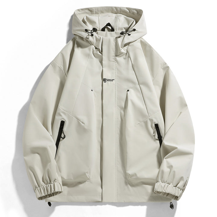 Herren Nano Wind- und wasserabweisende Kapuzenjacke mit ergonomischen Nähten, verstellbarem Saum und sicheren Reißverschlusstaschen – Taviero