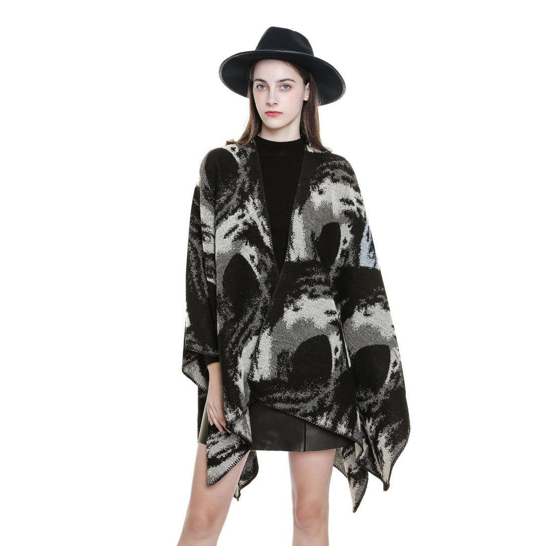 Damen Oversize-Jacquard-Umhang aus Wollmix mit grafischem Aquarellmuster und Kettelkante – Célinea