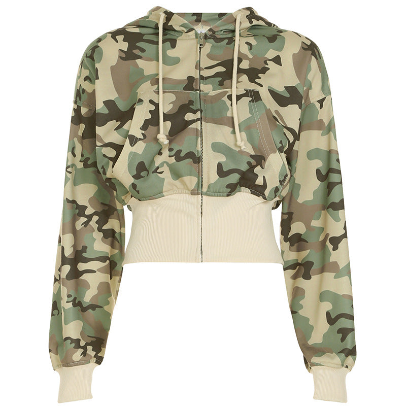 Damen nan kurz geschnittene Kapuzenjacke mit Camouflage-Muster, Frontreißverschluss, Kängurutasche und weitem Rippbund Echo Archiv