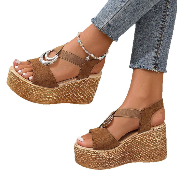 Damen nan Plateausandalette im Retrostil mit Jute-Optik, dekorativem Metallornament und elastischem Fersenriemen Echo Archiv