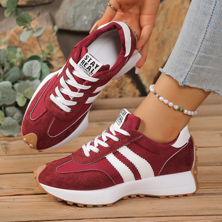 Damen Retro-Plateau-Sneaker mit Velours- und Mesh-Mix – Névara