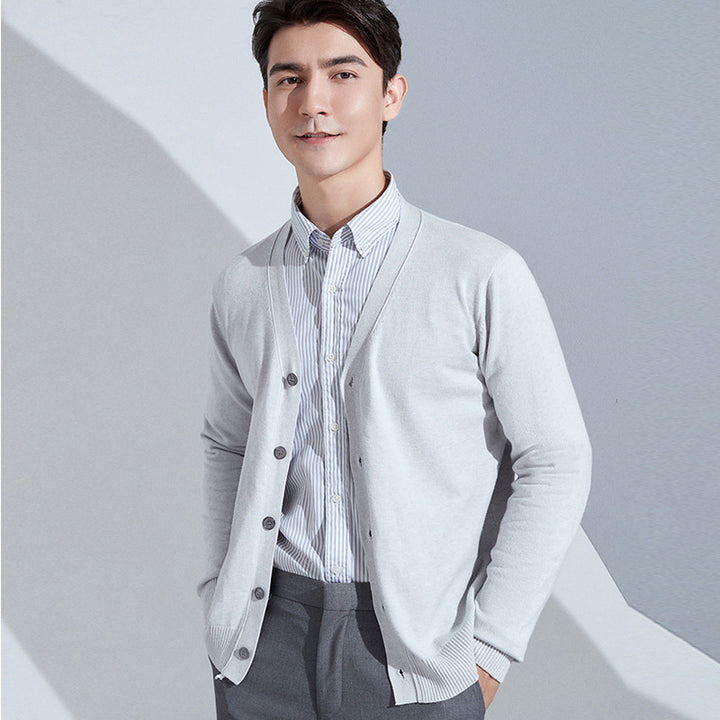 Herren Leichter Feinstrick-Cardigan mit V‑Ausschnitt und Business‑Silhouette Echoarchiv