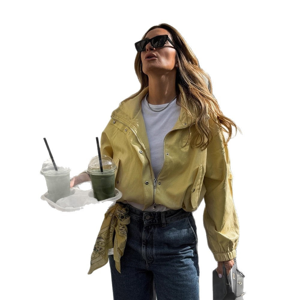 Damen Kurze Satinoptik-Bomberjacke mit Reißverschluss, Druckknöpfen & elastischen Bündchen Echoarchiv