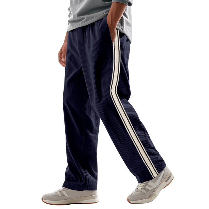Herren Entspannte Cordoptik-Trackpants mit Seitenstreifen, Gummibund & Kordelzug – Sorevano