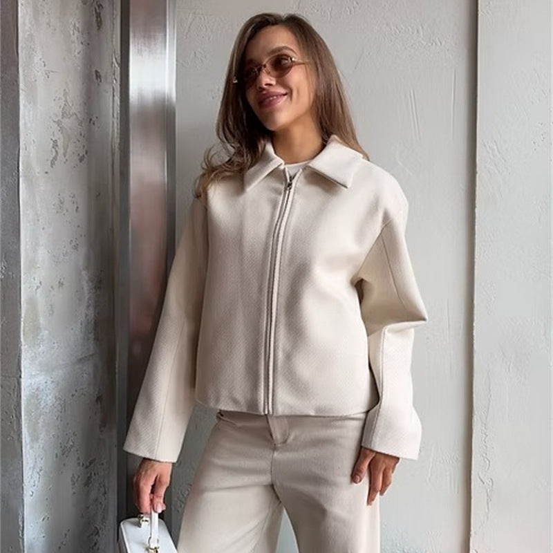 Damen Kurzjacke im Boxy-Schnitt mit Reißverschluss und Reverskragen – Célinea