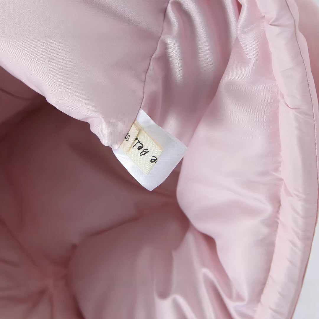 Damen Kurze boxy Funktionsjacke mit Kapuze, wattierter Isolierung und diagonalen Reißverschlusstaschen Echoarchiv