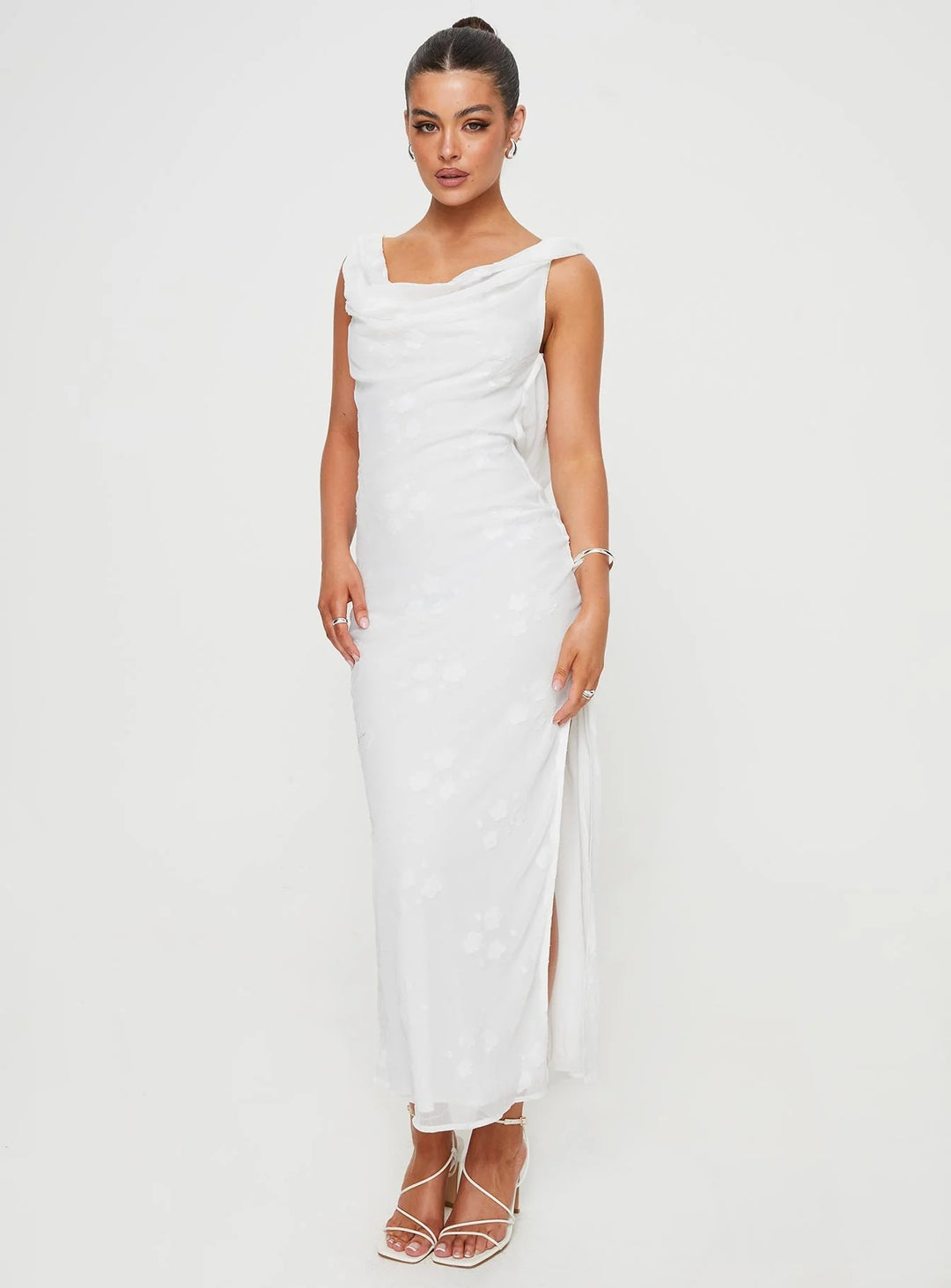 Damen Elegantes Maxi-Kleid mit fließendem Stoff und seitlichem Schlitz Echo Archiv