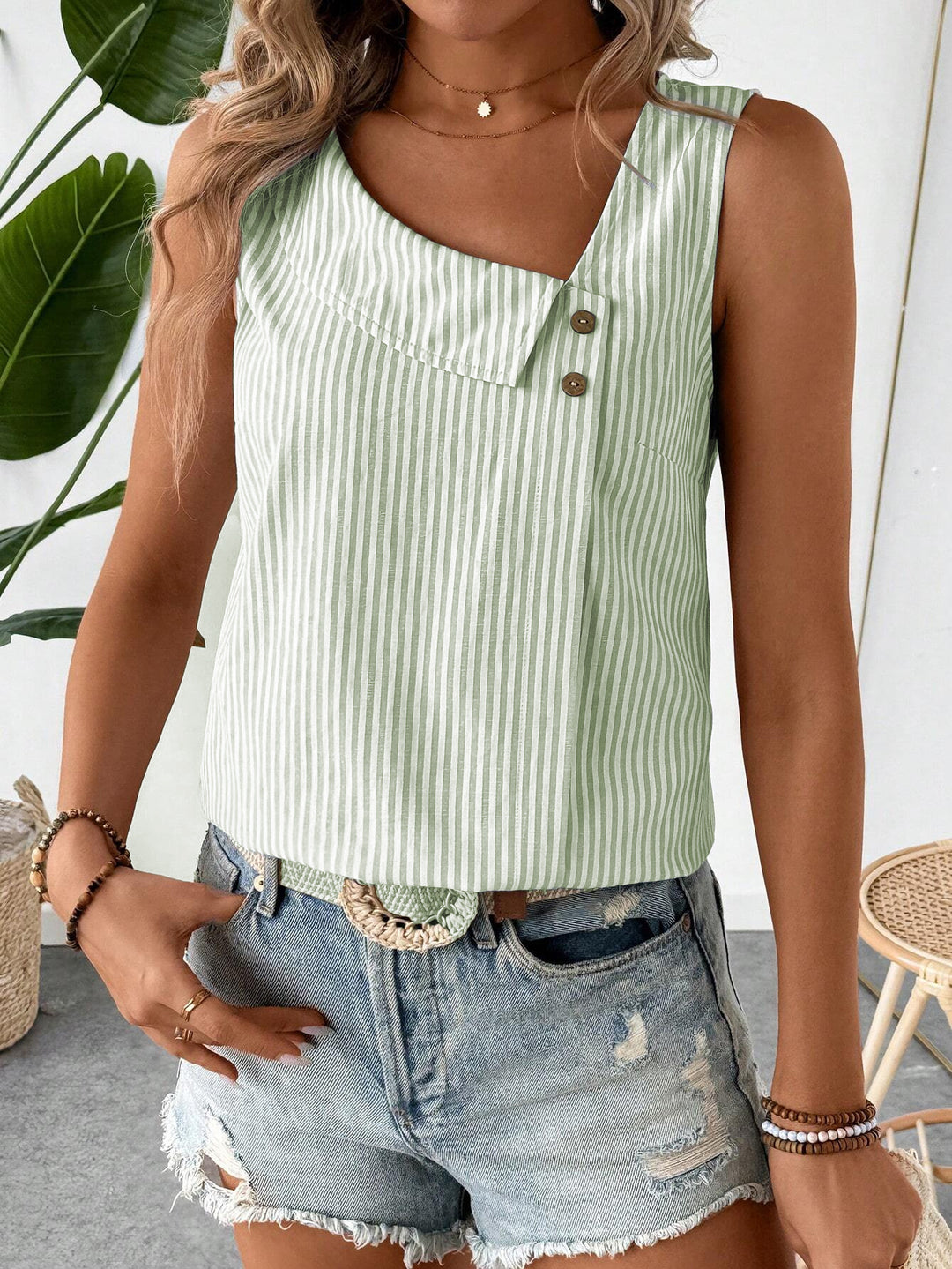 Damen Ärmelloses gestreiftes Cropped-Leinen-Top mit asymmetrischem Kragen und Zierknöpfen Echo Archiv
